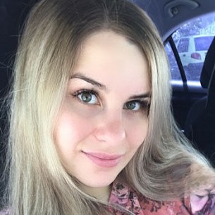                     riana                