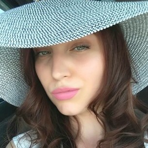                     Elisa                