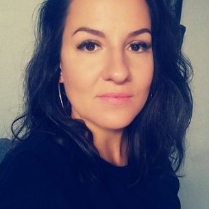                     Eline020                
