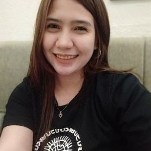                     Gloria                